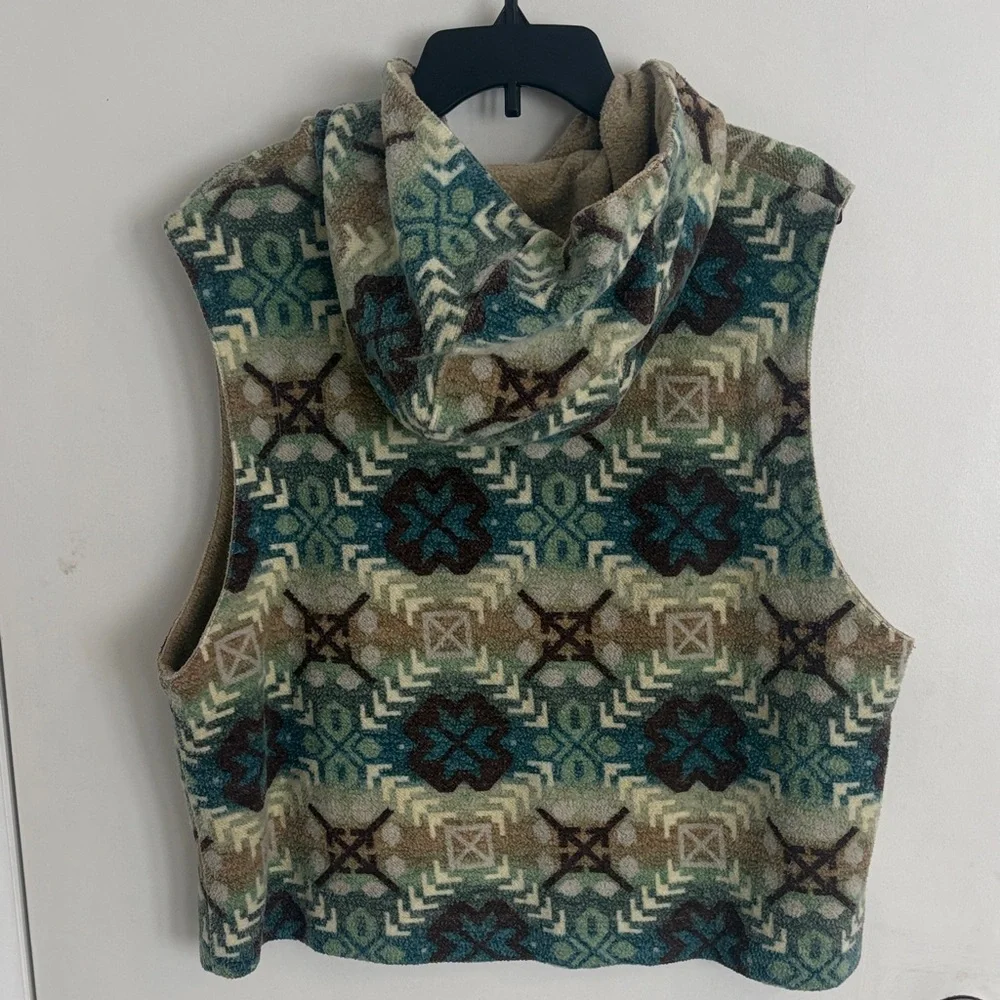 Vintage Patterned Hooded Sleeveless Vest in Green and Brown - Picture 3 of 6